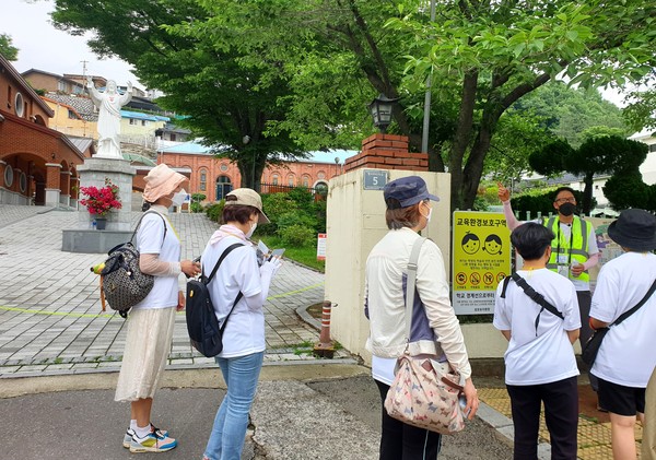 진주 유월항쟁에 관한 시민들의 의식이 태동된 장소로 일컫는 진주 옥봉성당.