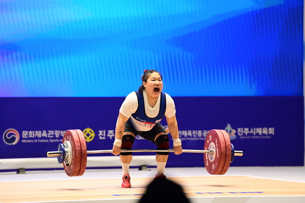 2023 진주아시아역도선수권대회에서 여자 76kg급 2관왕에 오른 김수현 선수