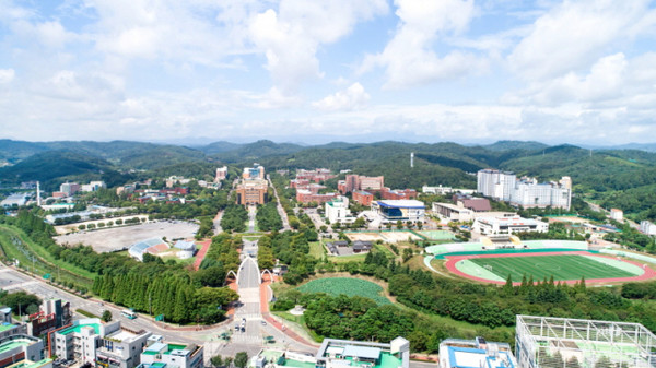경상국립대 가좌캠퍼스 전경.