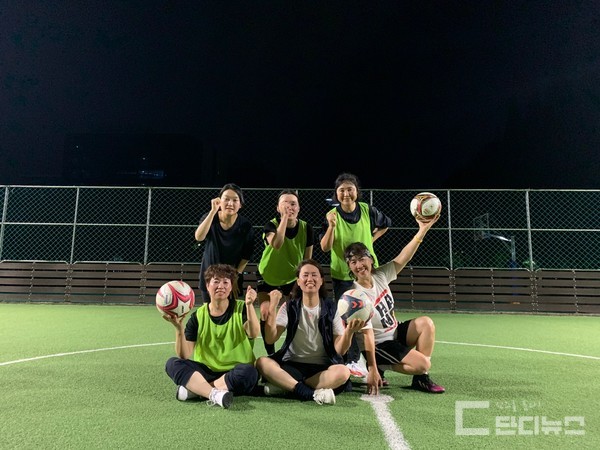 진주여성민우회 소모임인 ‘찰랄라 풋살단’은 2022년에 시작되었다. 