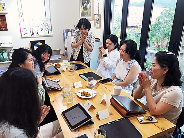 달샘그림책방에서 ‘소소하이 작가와 함께하는 디지털드로잉’ 수업 모습 @양미선