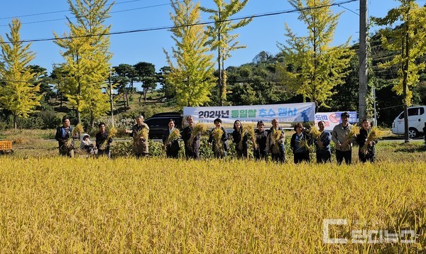 진주시 농민회는 식량난을 겪는 북녘 동포를 돕고자 지난 2000년 초반부터 통일을 염원하는 모내기, 추수 등 다양한 행사를 이어오고 있다.