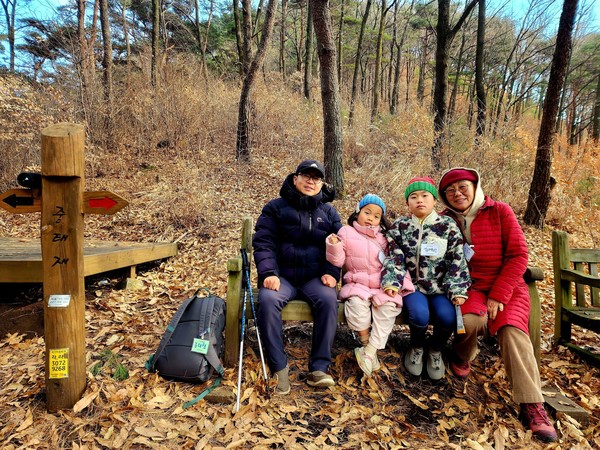 중태재에서의 삼대, 아빠와 아이들 그리고 외할머니까지...