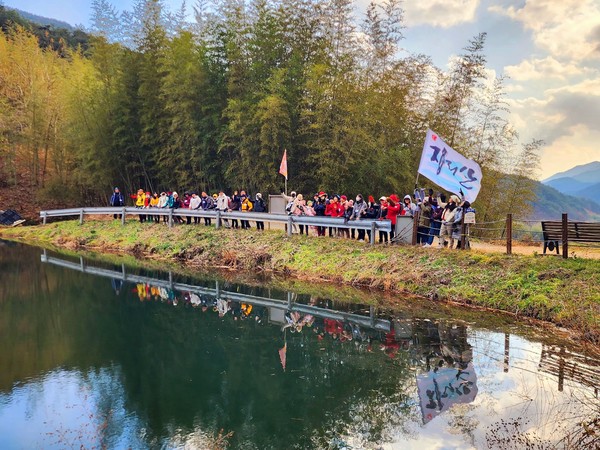 위태저수지에서의 물멍 그리고 데칼코마니