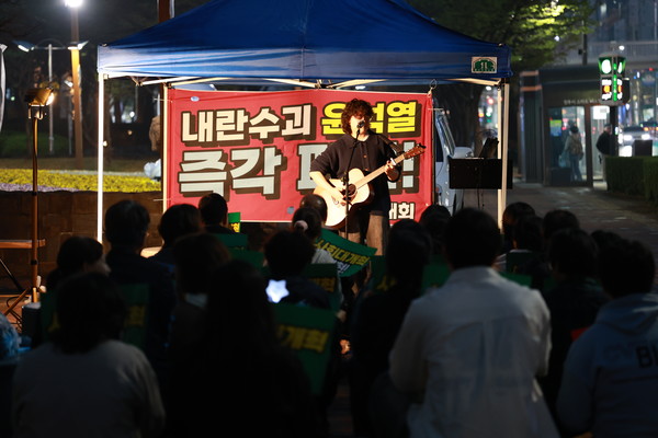 노래 공연을 준비한 신주현 씨는 