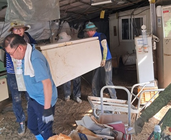 “앞으로가 더 걱정” 농민들, 진주시 미천면 꽈리고추 농가 수해 피해 호소 ⓒ더불어민주당 진주시위원회(을)