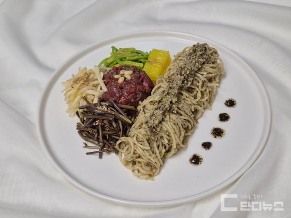 ▲진주 비빔 파스타: 전통 비빔밥을 톡톡 튀는 파스타로 재탄생 ⓒ이윤주