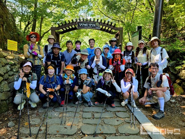 칠선계곡길이 본격적으로 시작되는 장군목에서