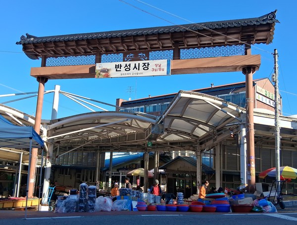 “평균 연령이 65세 이상 농촌 주민들..버스 타고 주로 가는 곳은 꼭 필요한 시장과 병원”