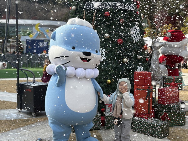 진주시는 오는 12월 6일 오후 1시부터 4시까지 진양호공원 꿈키움동산 앞 ‘다이내믹 광장’에서 ‘2025 진양호공원 눈꽃축제’를 개최한다고 밝혔다. (사진 제공: 진주시)