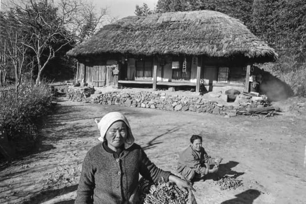 [전시]옛집에 기댄 사람들의 삶을 담은 故 황헌만 다큐멘터리 사진작가 사진전 개최 ⓒ한국토지주택공사(LH) 토지주택박물관