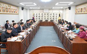 진주시의회 기획문화위, 진주공예창작지원센터 이관 간담회 개최 - 뉴스 썸네일 이미지